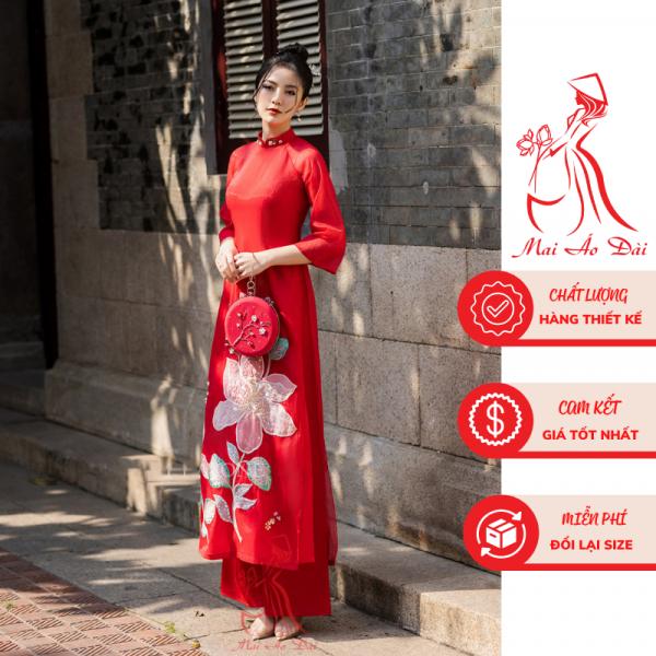 &Aacute;o d&agrave;i c&aacute;ch t&acirc;n nữ 4 t&agrave; đỏ th&ecirc;u hoạ tiết đ&iacute;nh đ&aacute; mỉ mỉ sang trọng cao cấp Pavoone-Mai &Aacute;o D&agrave;i