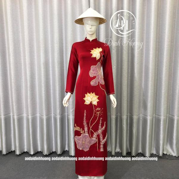 Áo dài thời trang Đinh Hương lụa nữ hoàng màu đỏ 2 tà đính kết họa tiết hoa sen