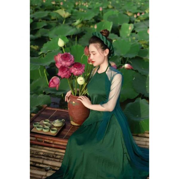 Áo Yếm Chụp Sen Đẹp Màu Xanh Kèm Khăn Choàng Tặng Kèm Mấn Y04