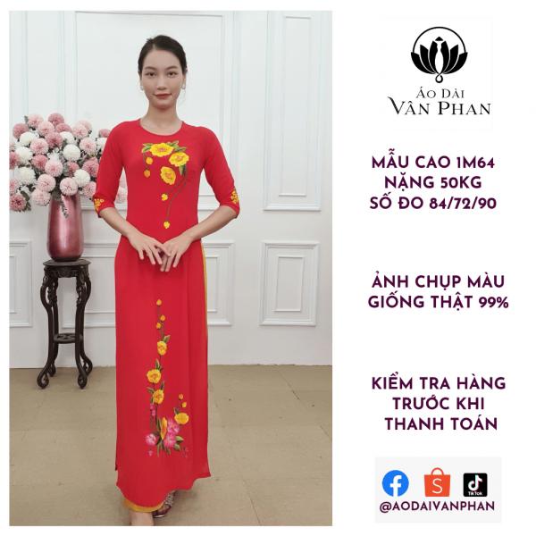 Tặng 111 &aacute;o d&agrave;i đỏ vải chiffon cth&ecirc;u hoa v&agrave;ng cổ cao + cổ tr&ograve;n (KH&Ocirc;NG GỒM QUẦN)