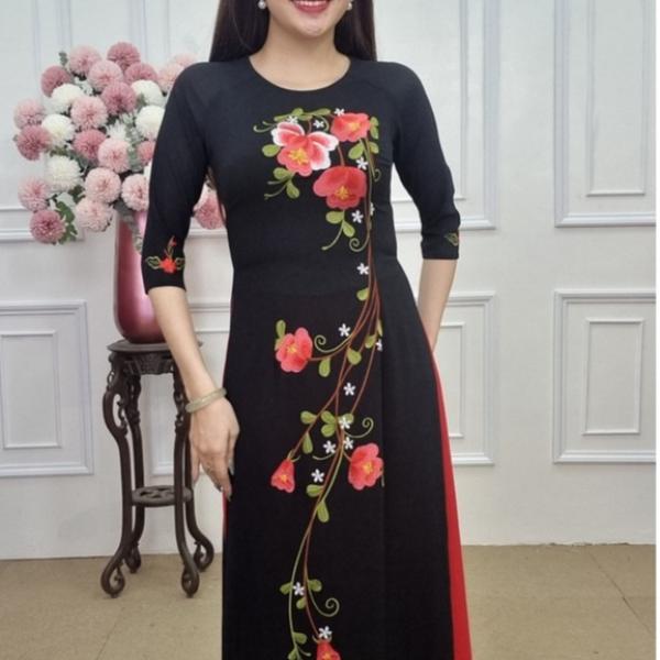 Tặng 76 &aacute;o d&agrave;i đen th&ecirc;u hoa d&acirc;y đỏ (KH&Ocirc;NG GỒM QUẦN)